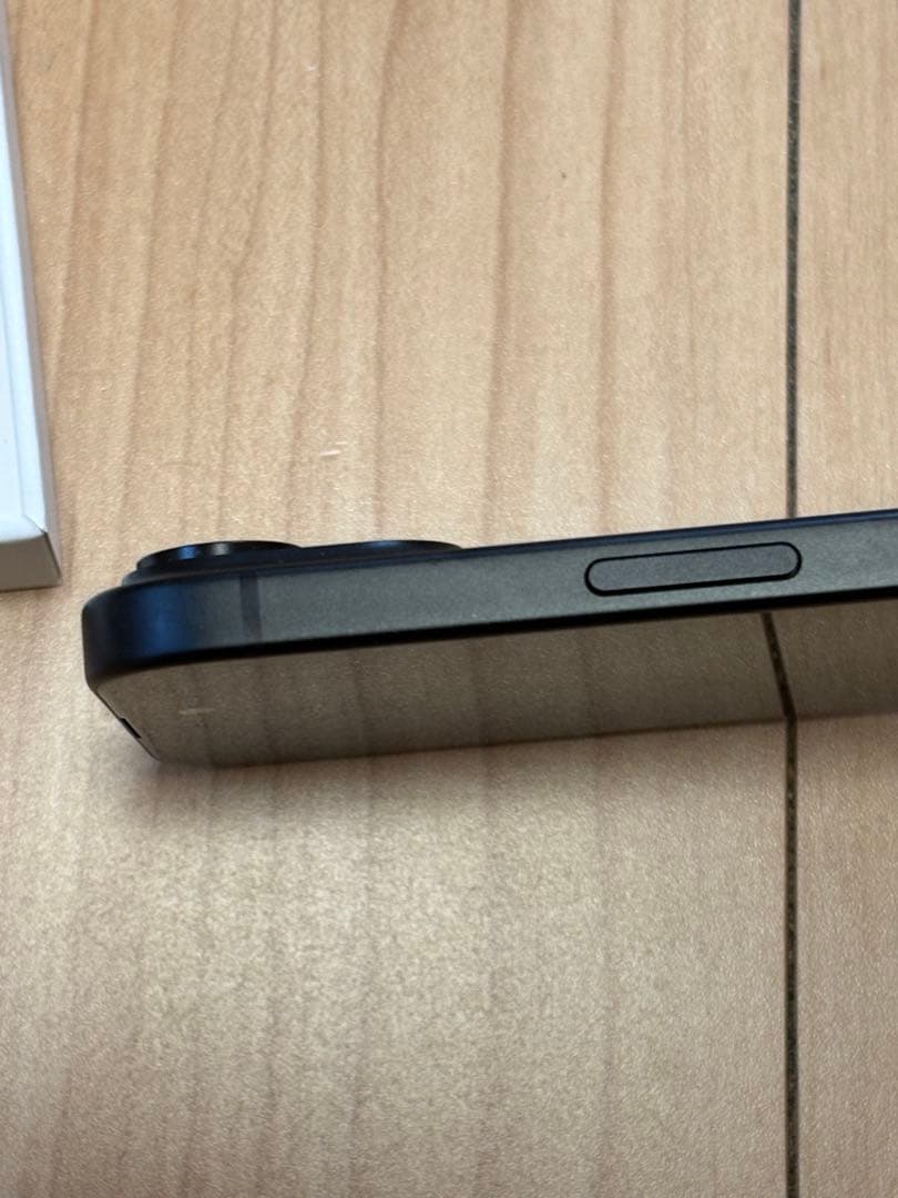 Apple iPhone 15 本体 ブラック　128GB