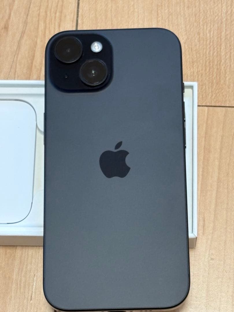 Apple iPhone 15 本体 ブラック　128GB