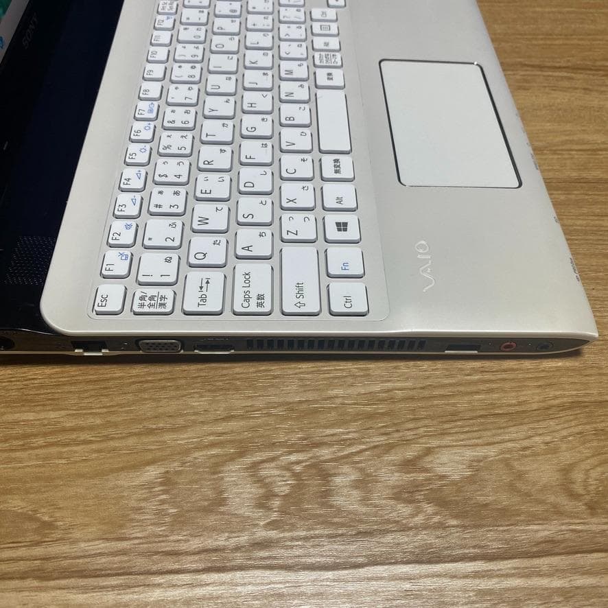 【売れてます】 人気のホワイト SONY VAIO ノートパソコン SSD250