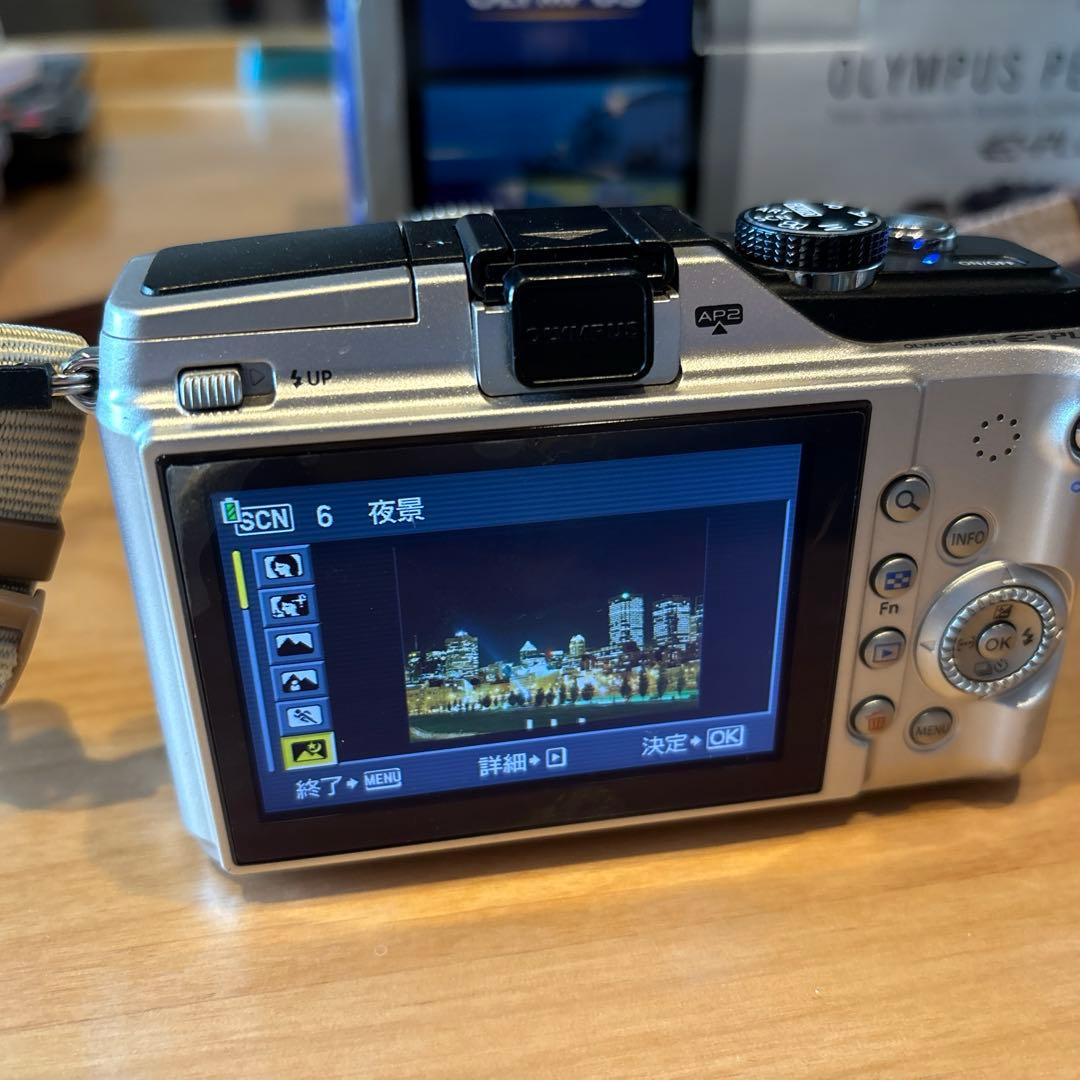 Olympus PEN E-PL2本体、標準14-42mm＋17mmパンケーキ