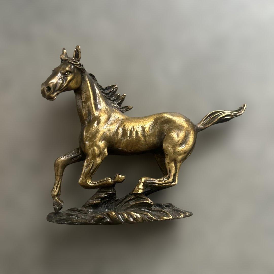 躍動感あふれる馬の置物 ブロンズ調 オブジェ 彫刻 飾り物 - メルカリ