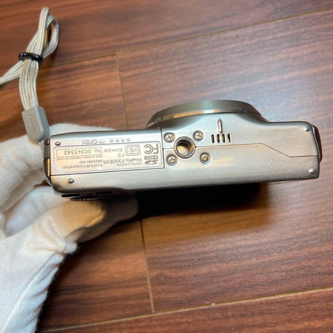 FUJIFILM FinePix F300 EXR デジカメ 4924