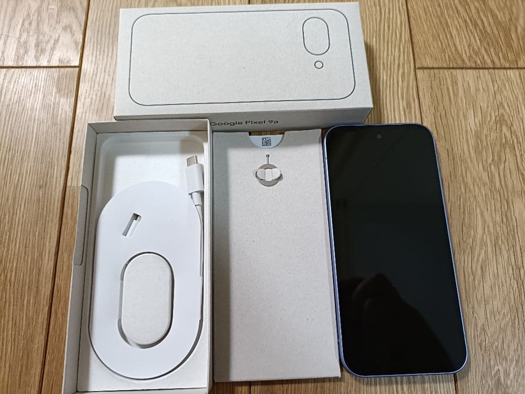 未使用　Google pixel9a 128GB docomo Iris