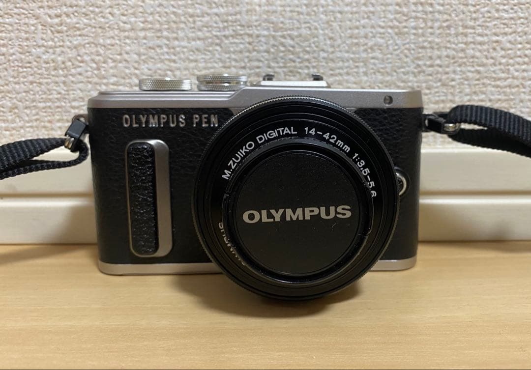 【シャッター少】OLYMPUS PEN E-PL8 ブラック14-42mmレンズ