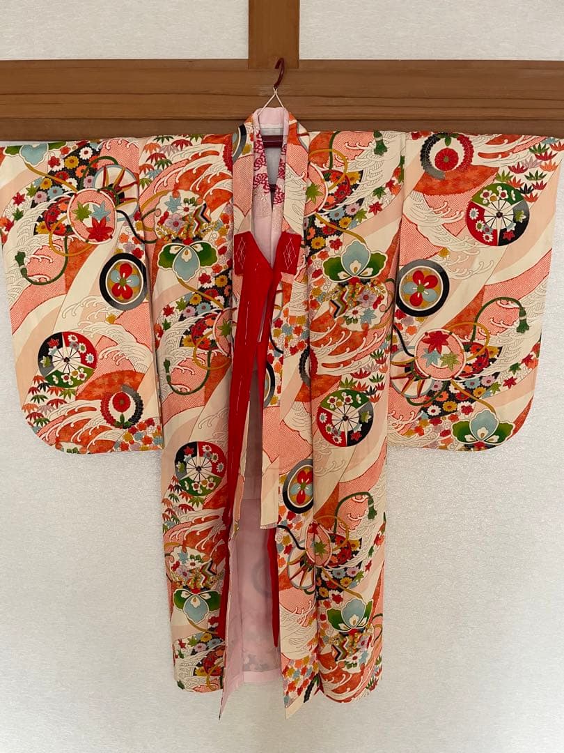 新品　未使用　希少　正絹　着物　七五三　お宮参り　しぼり　しつけ付き　女子　和柄 七五三 着物 7歳 四つ身 単品 女の子 着付けマニュアル付き 赤地に牡丹