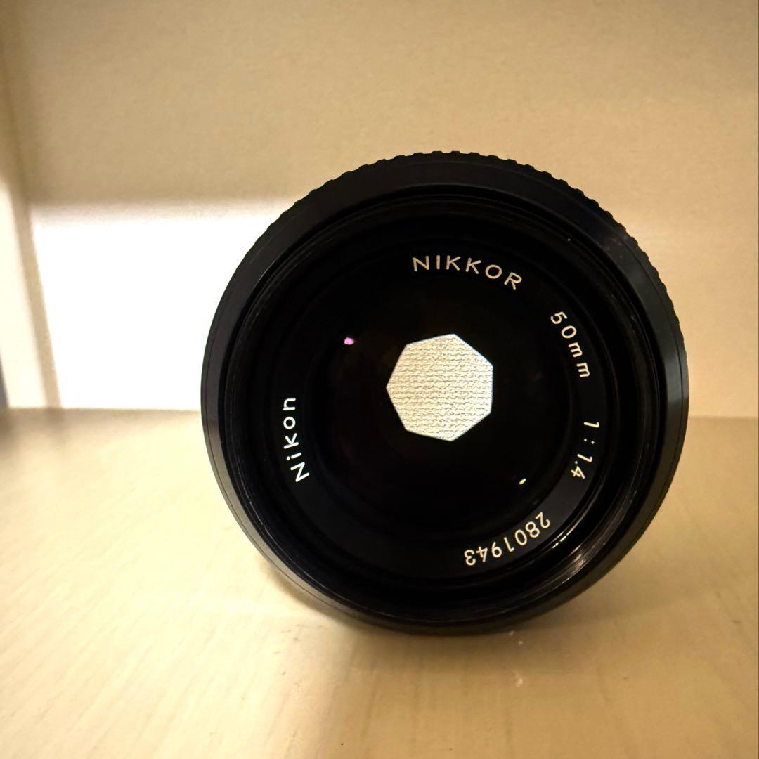 Nikon FE2 ボディ / NIKKOR 50mmf1.4レンズ付