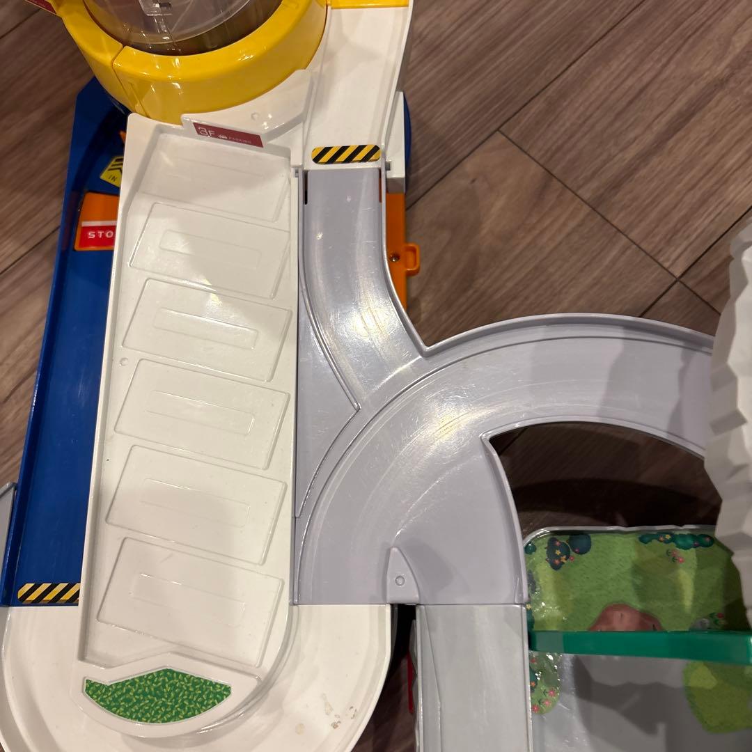 トミカ ダブルアクショントミカビル トンネルくぐって！やまのぼり