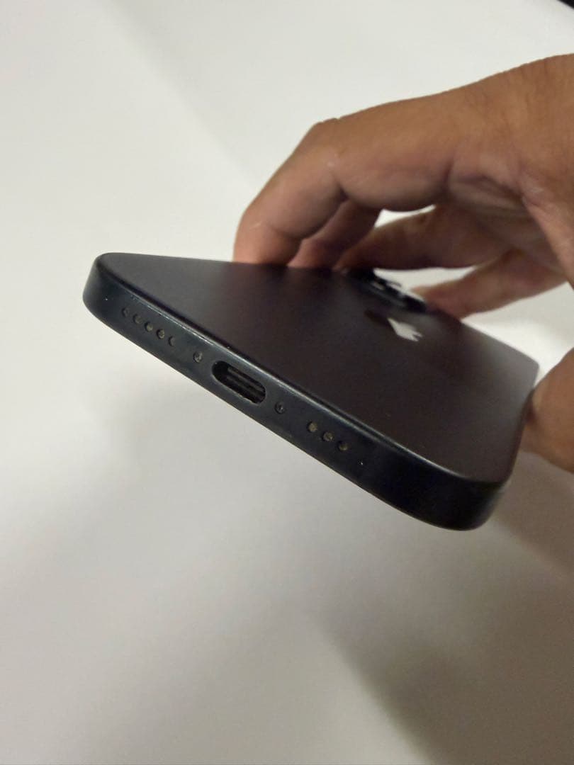 iPhone 15 SIMフリー ブラック 美品