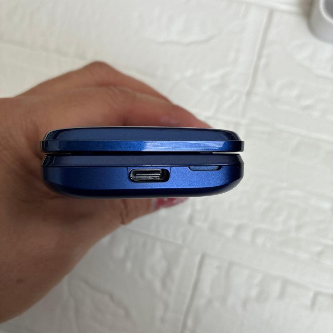 au かんたんケータイライト　KYF43 初期化済み SIMフリー 携帯