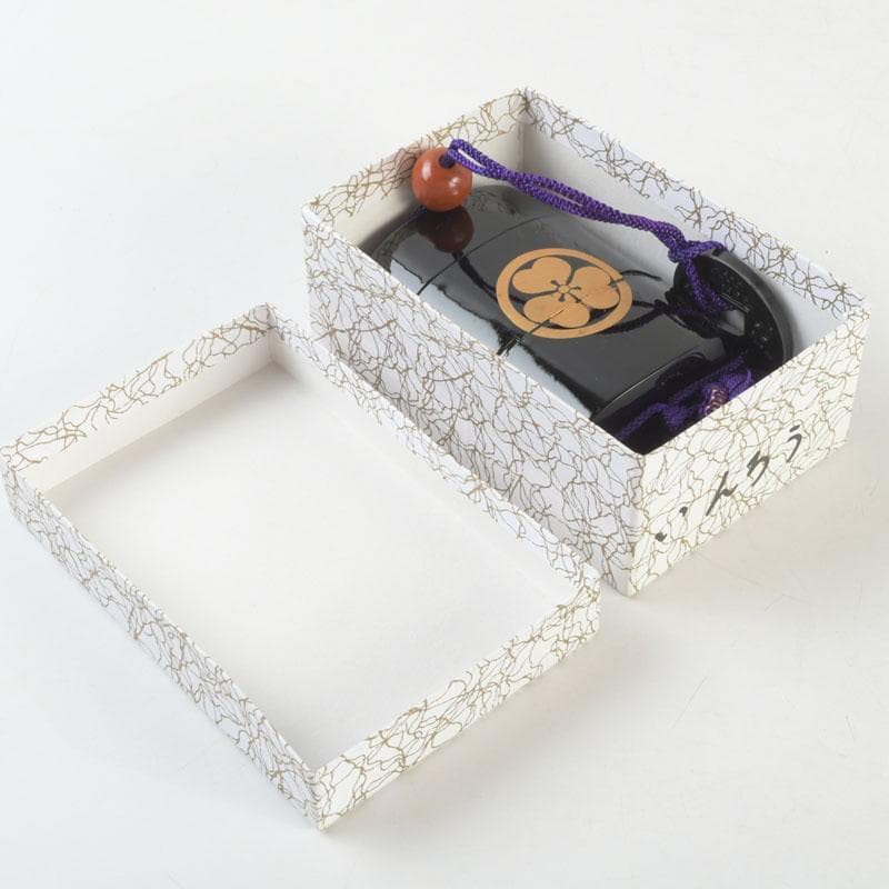 時代提げ物 黒漆 三つ葉葵蒔絵 印籠 薬入 根付 緒締め玉 C 9455 - メルカリ