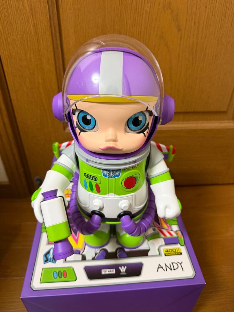MEGA SPACE MOLLY 400% Buzz Lightyear - メルカリ