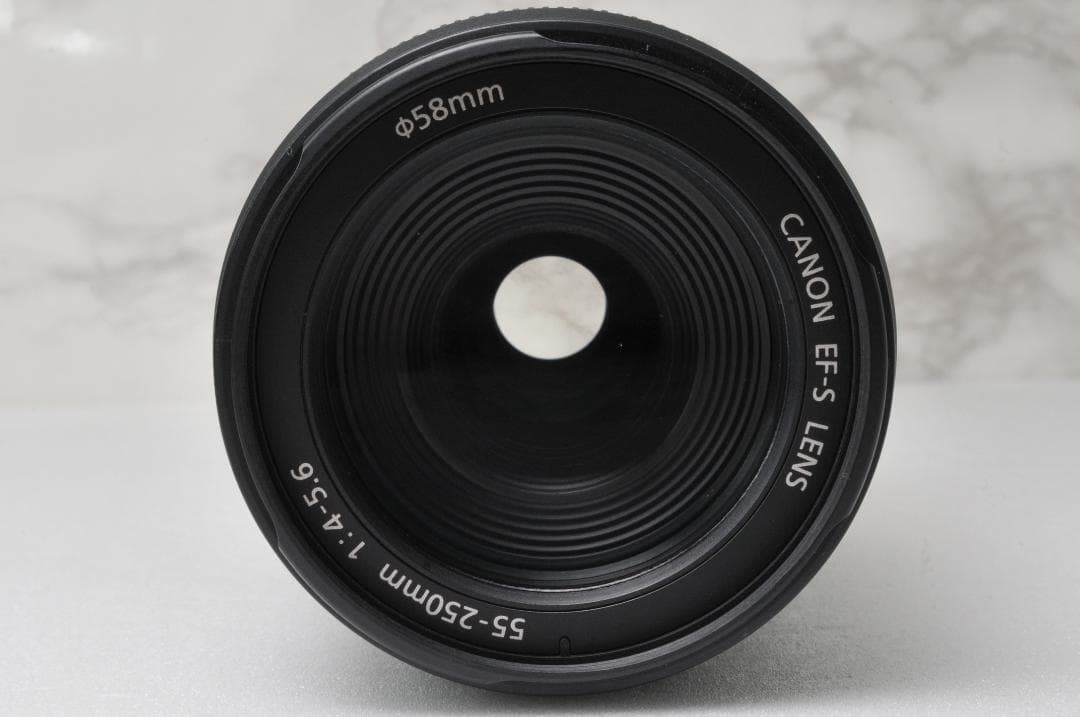 望遠レンズ Canon EF-S 55-250mm IS⭐️手ぶれ補正 ズーム
