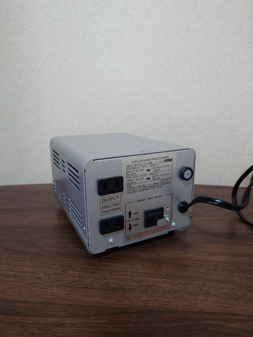 変圧器 100-130V (日本-アメリカ.カナダ等) - メルカリ