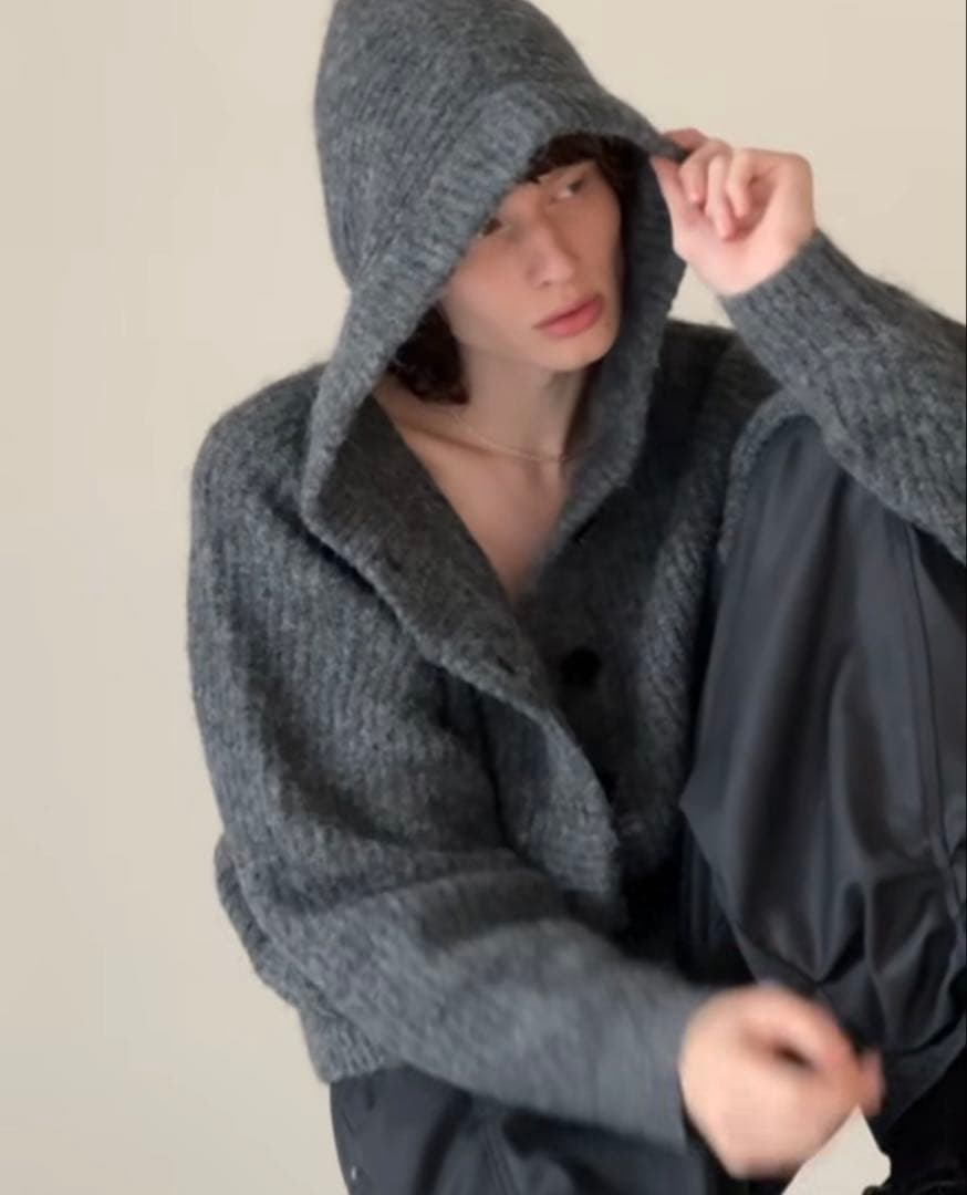 Knuth Marf フード付きグレークロップドニット Knuth Marf（クヌースマーフ） カーディガン フーディー カーディガン