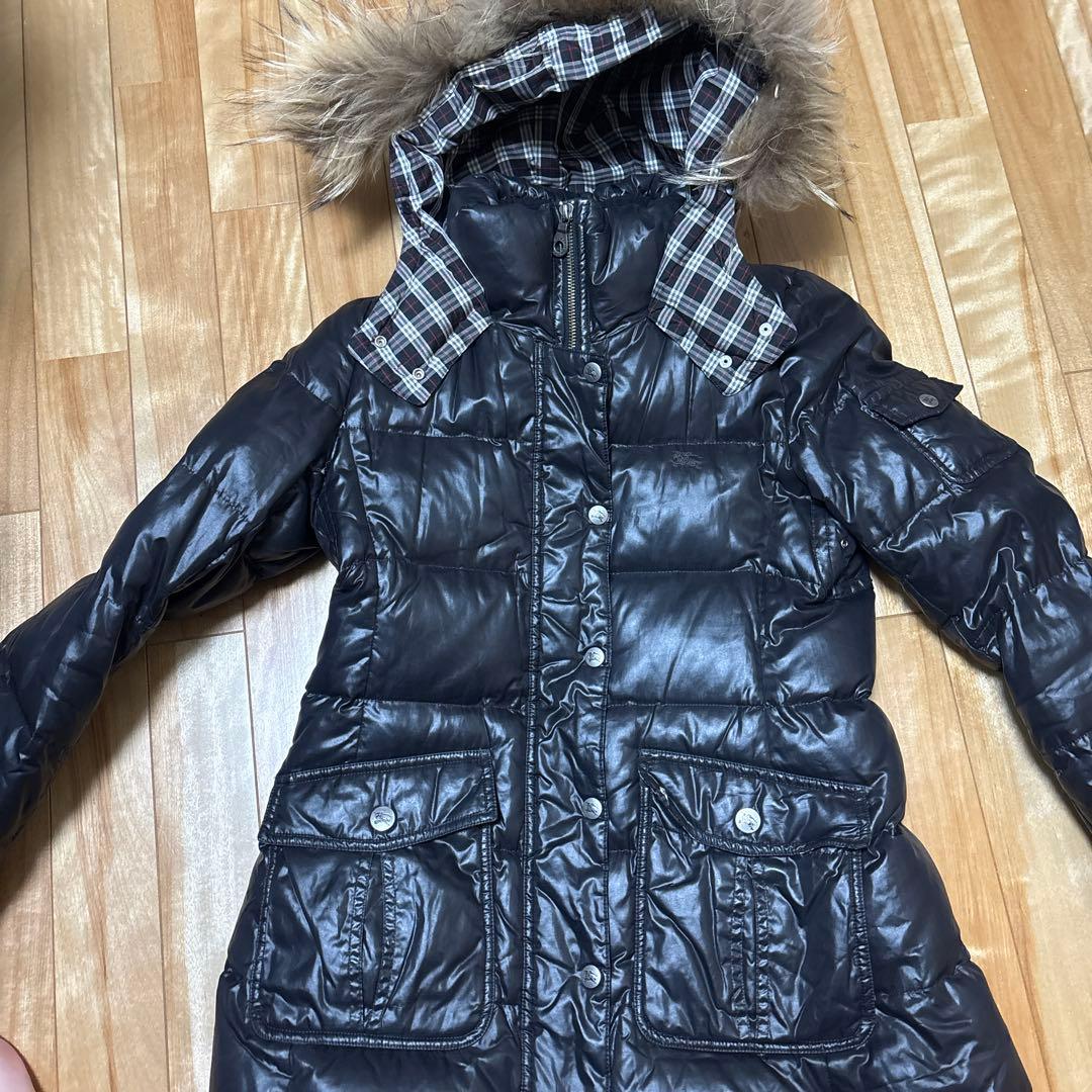 BURBERRYフード付き黒ダウンジャケット - メルカリ