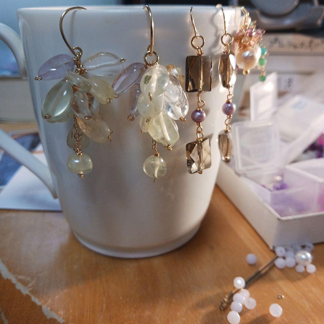 チャムチャム様冬色現品限り 薄雪色のピアス他14kgf - メルカリ