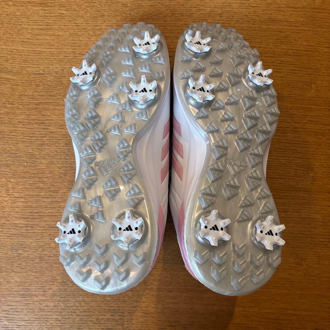 タグ付き未使用adidas BOOST ゴルフシューズ 女性用 ホワイト/ピンク