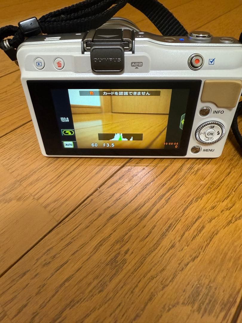 OLYMPUS E-PM2 レンズキット ミラーレス一眼