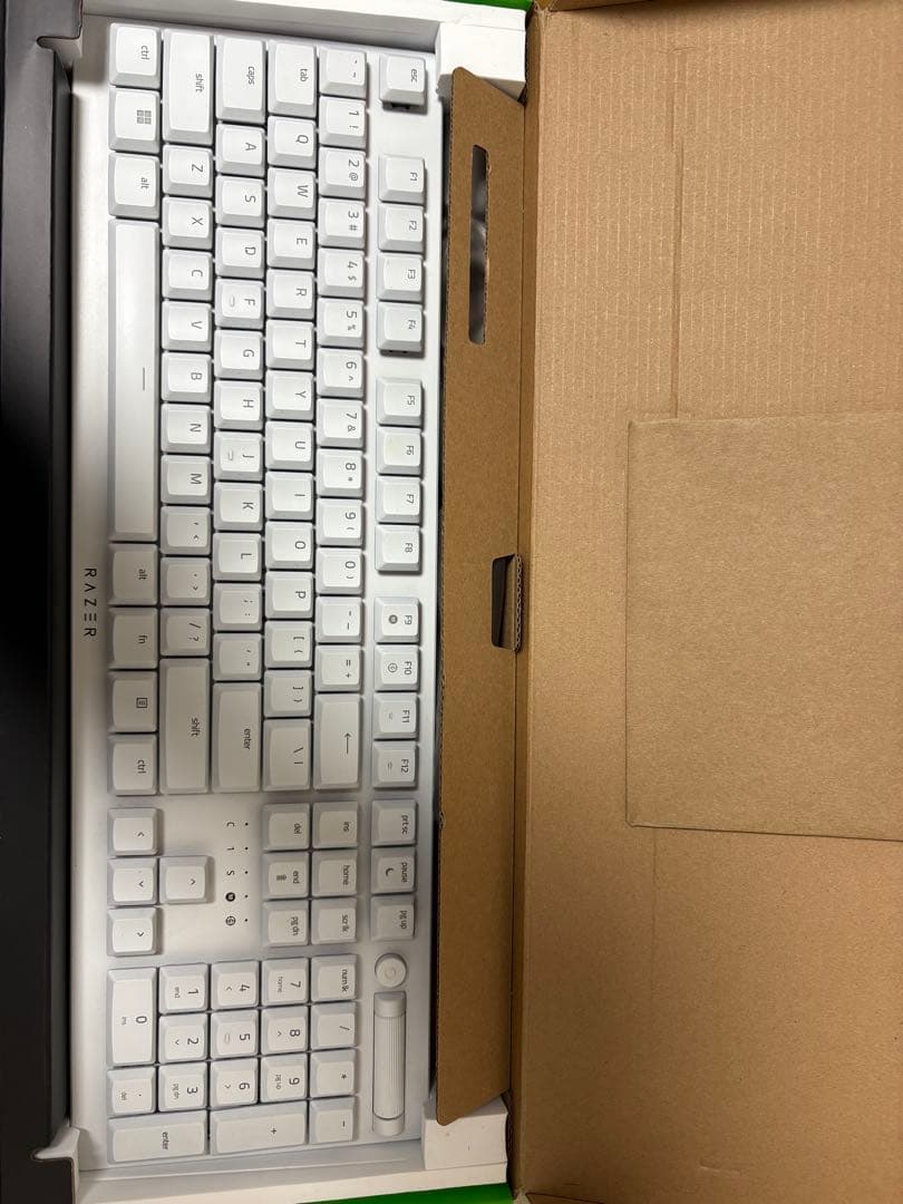 Razer DEATHSTALKER V2 PRO white 英字配列