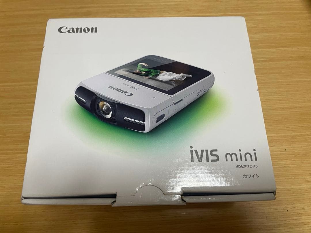 ブ*ー様 Canon IVIS mini ビデオカメラ本体 キヤノン、自由なアングルで撮影できるコンパクトビデオカメラ「iVIS