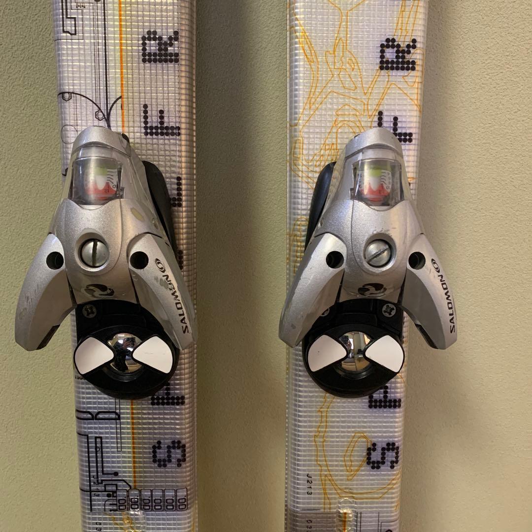 サロモンツインチップのスキー板とビンディングセット - メルカリ