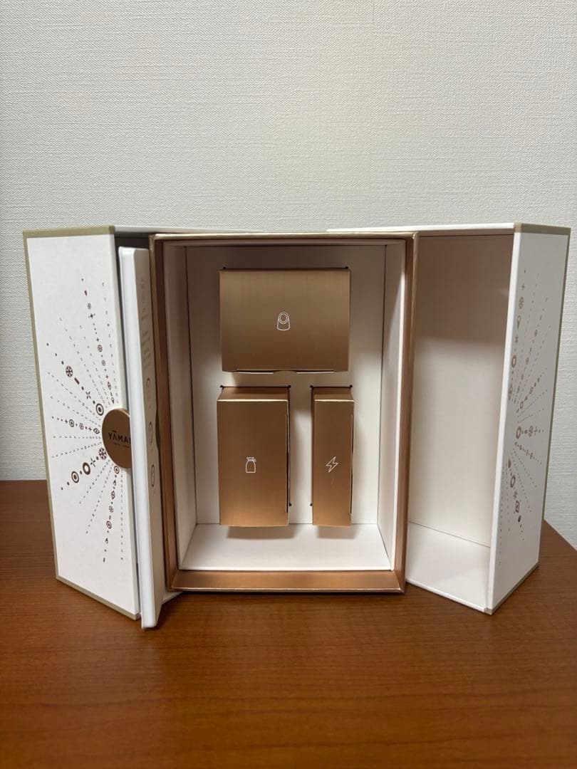 YA-MAN 美顔器 フォトプラスシャイニー スペシャルボックス