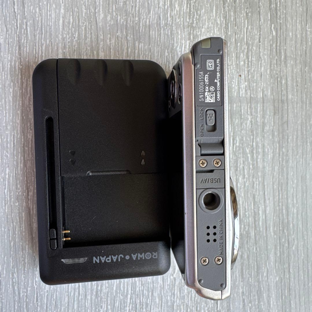 CASIO EXILIM 16.1メガピクセル コンパクトデジタルカメラ