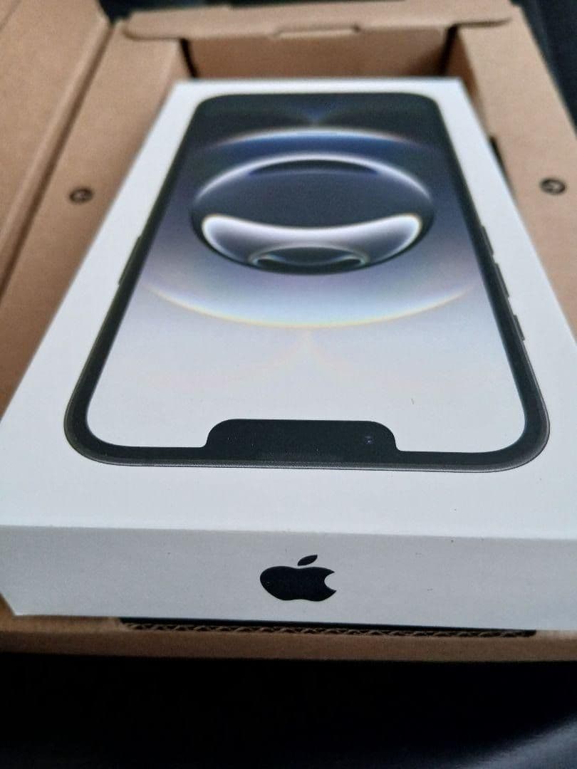 Apple iPhone16e 128GB ブラック本体 新品未使用　未開封