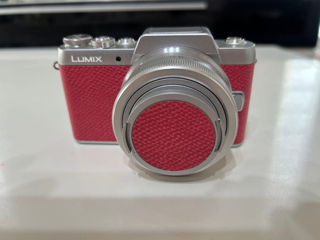 美品　Panasonic デジタル一眼カメラLUMIX DMC-GF7W ピンク