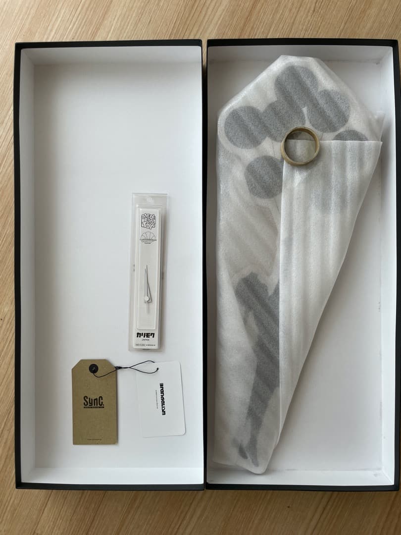 Banksy Clock - Etsy Wall Clock Flying Balloon カリモク BANKSY