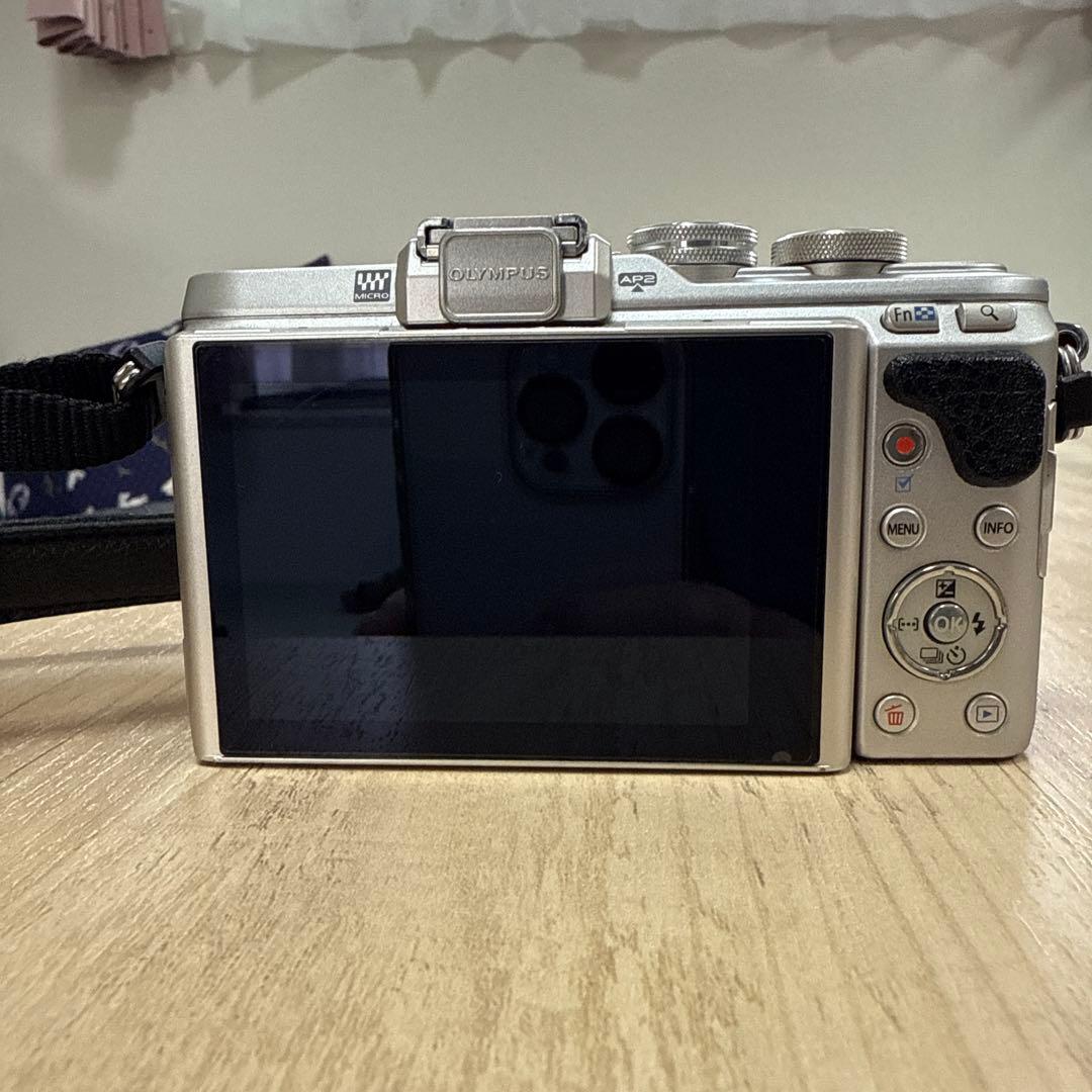 Olympus PEN E-P8ミラーレス一眼