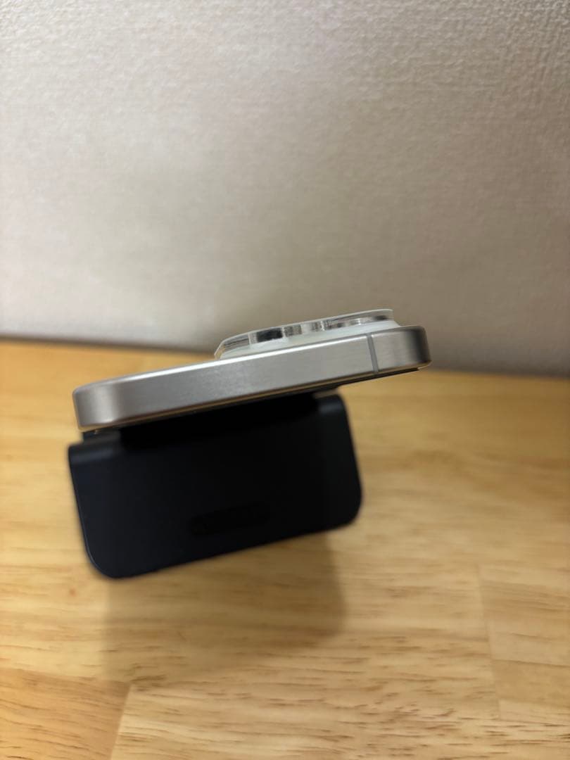 美品 iPhone15Pro ホワイト バッテリー88%