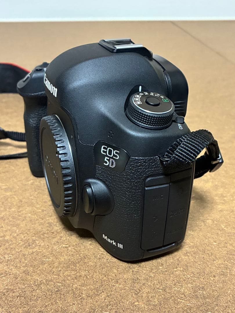 Canon EOS 5D Mark III 本体 バッテリー付き