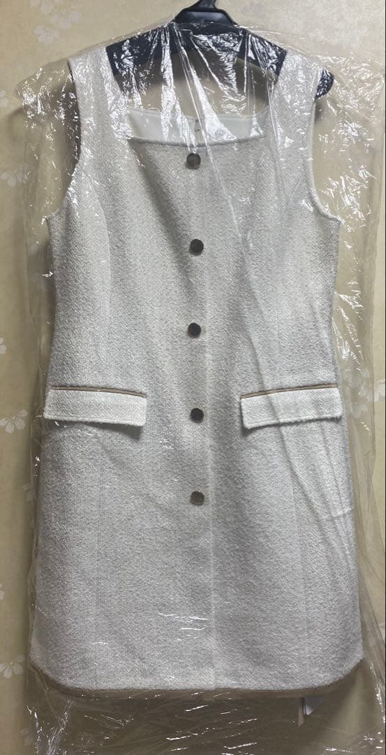 未使用タグ付‼️ 《店舗限定》スクエアネックミニジャンスカ 白M