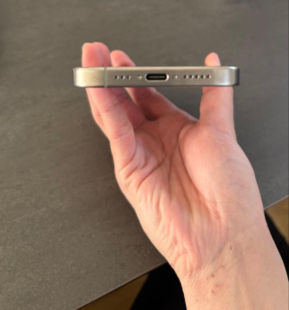 Apple iPhone 15 Pro ナチュラルチタニウム 本体　箱あり