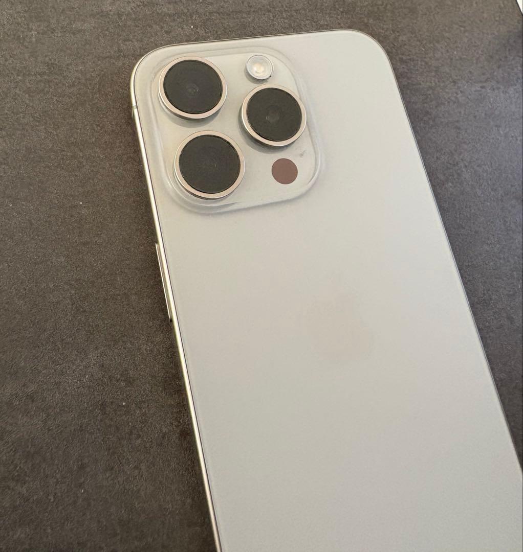 Apple iPhone 15 Pro ナチュラルチタニウム 本体　箱あり