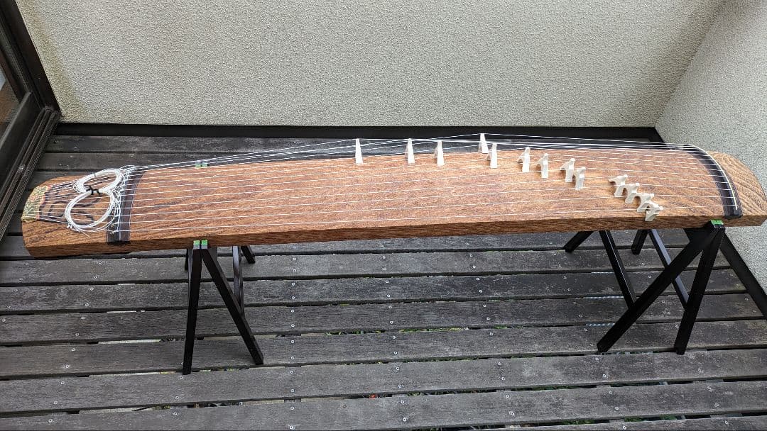 琴=箏 十三絃 楽器に相応しい天然素材の琴柱.布張りの専用