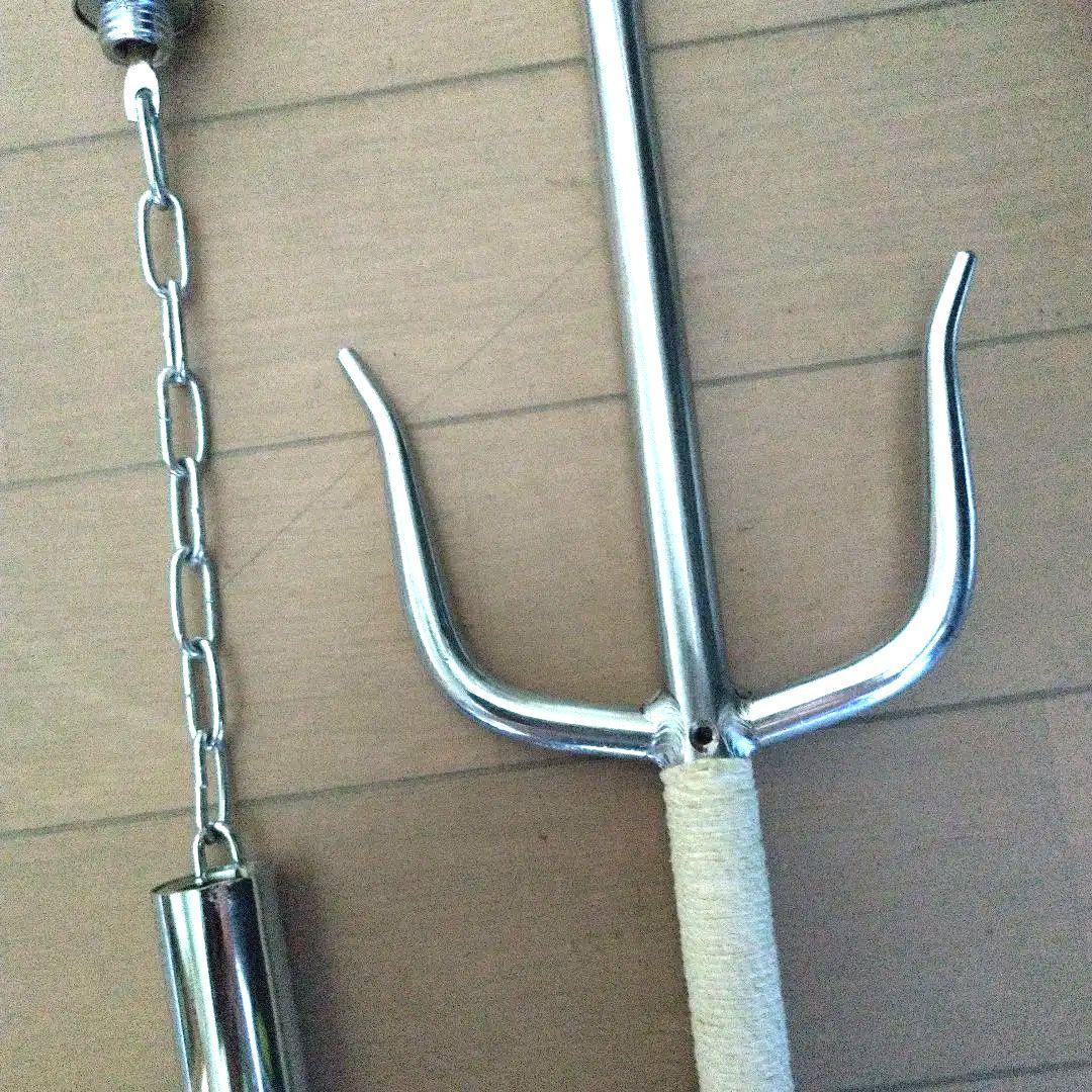 E武具 四種 ①09ヌンチャク、②030501丸サイ、⓷04九節鞭 ④模造刀