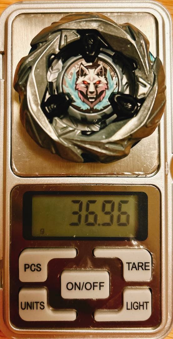 ベイブレードX【36.96g 重量級 新品 フリー回転】シルバーウルフ