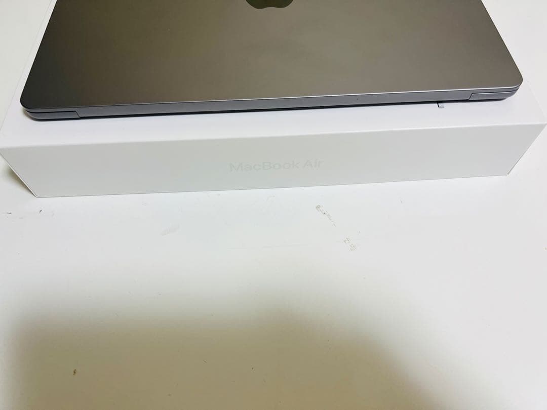 MacBook本体 Macbook Air M2 16GB/512GB