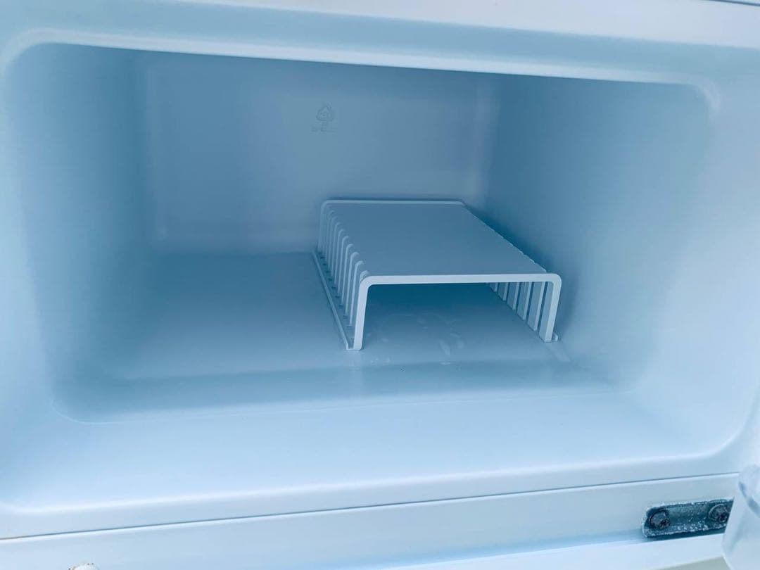 ノンフロン冷凍冷蔵庫　IRR-90TF-W