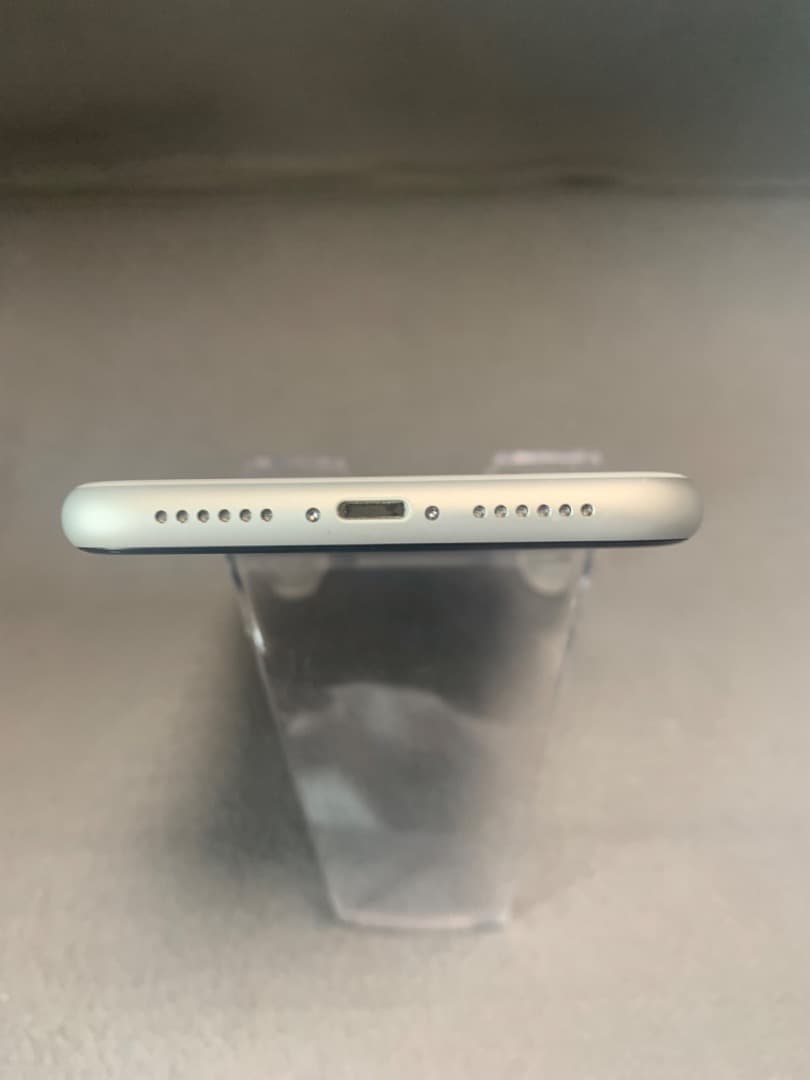 美品　国内版　SIMフリー　iPhoneXr 64GB ホワイト色