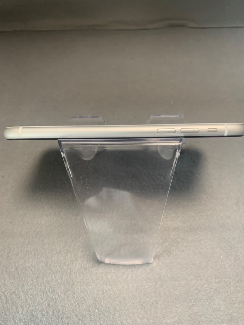 美品　国内版　SIMフリー　iPhoneXr 64GB ホワイト色