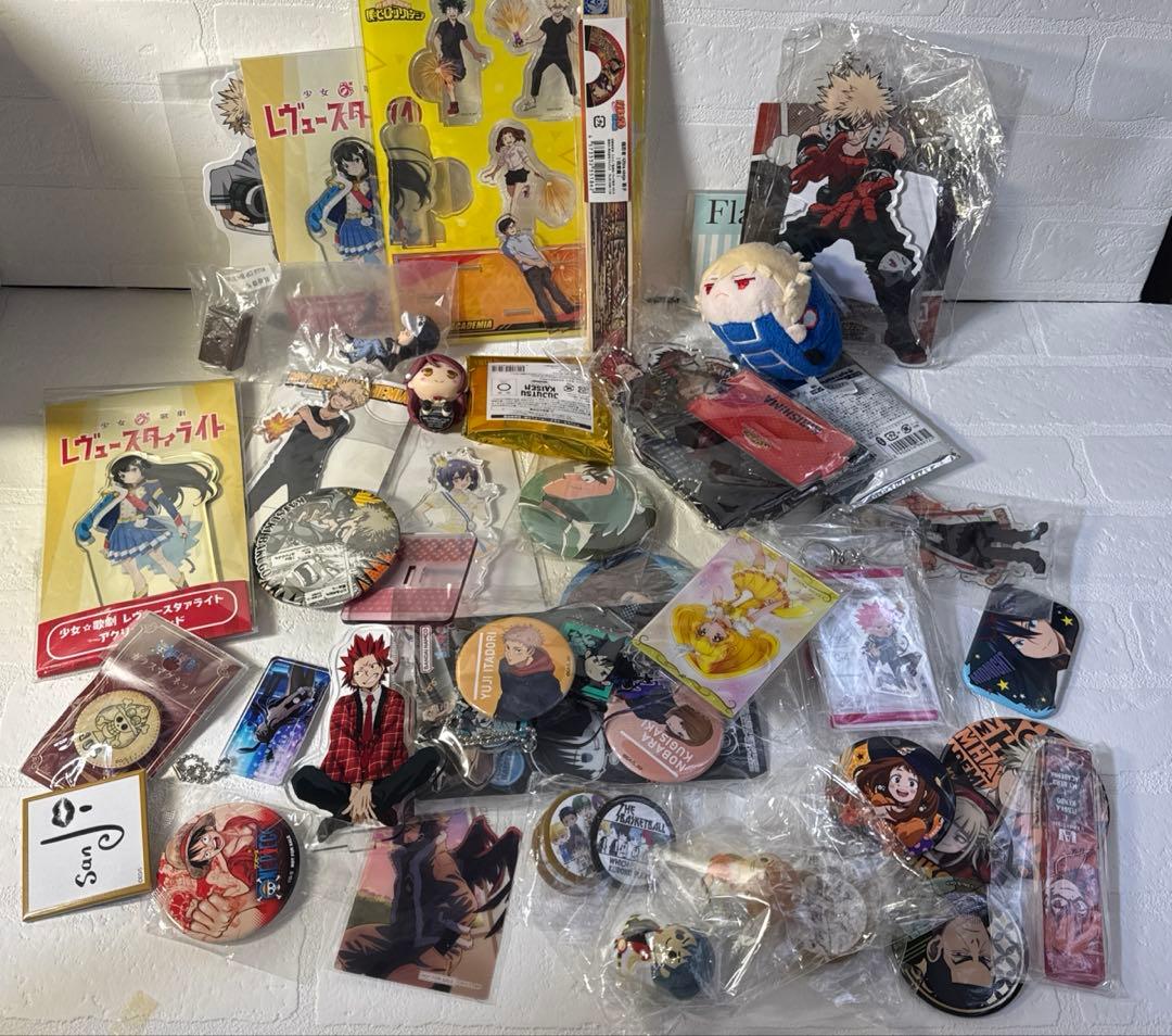 ノンジャンル グッズまとめ売り 缶バッジ アクスタ 大量