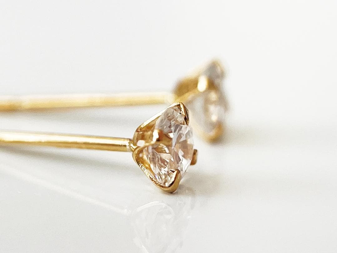 【新品／鑑別書付き】K18 ラボグロウンダイヤモンド ピアス 0.46ct