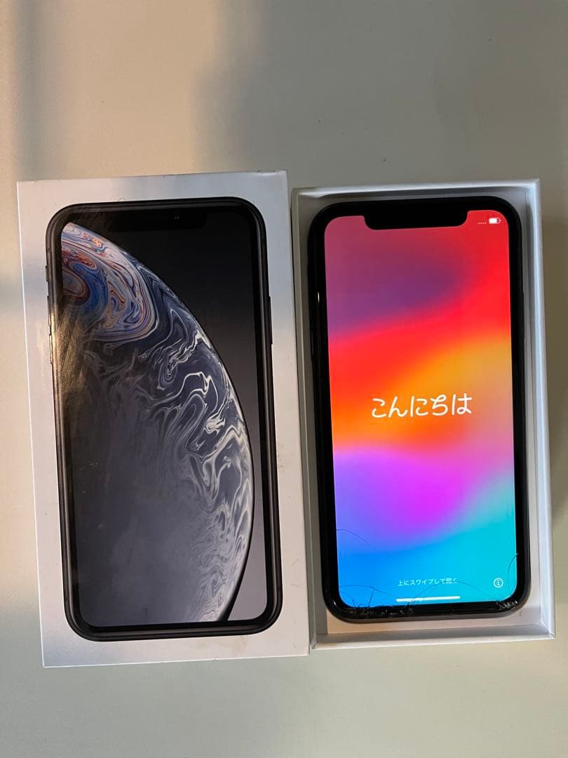 iPhone XR 64GB 画面にひび割れあり