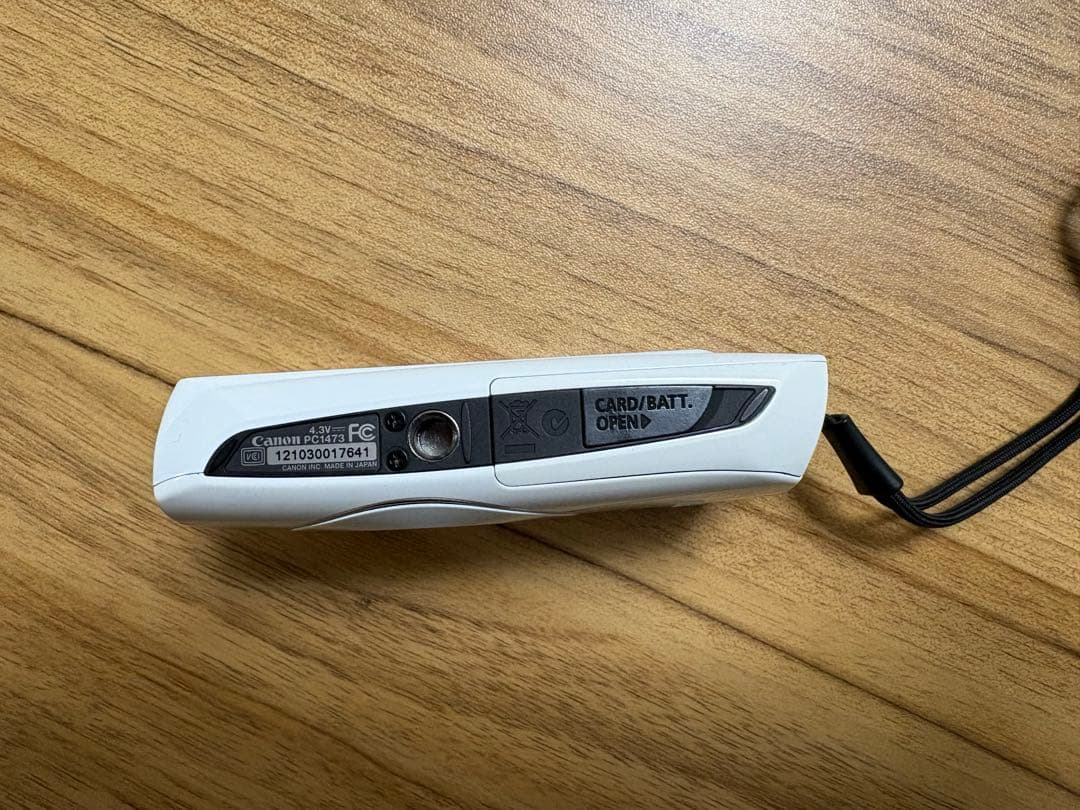 【美品・動作品】Canon　キヤノン　IXY 30S　ホワイト