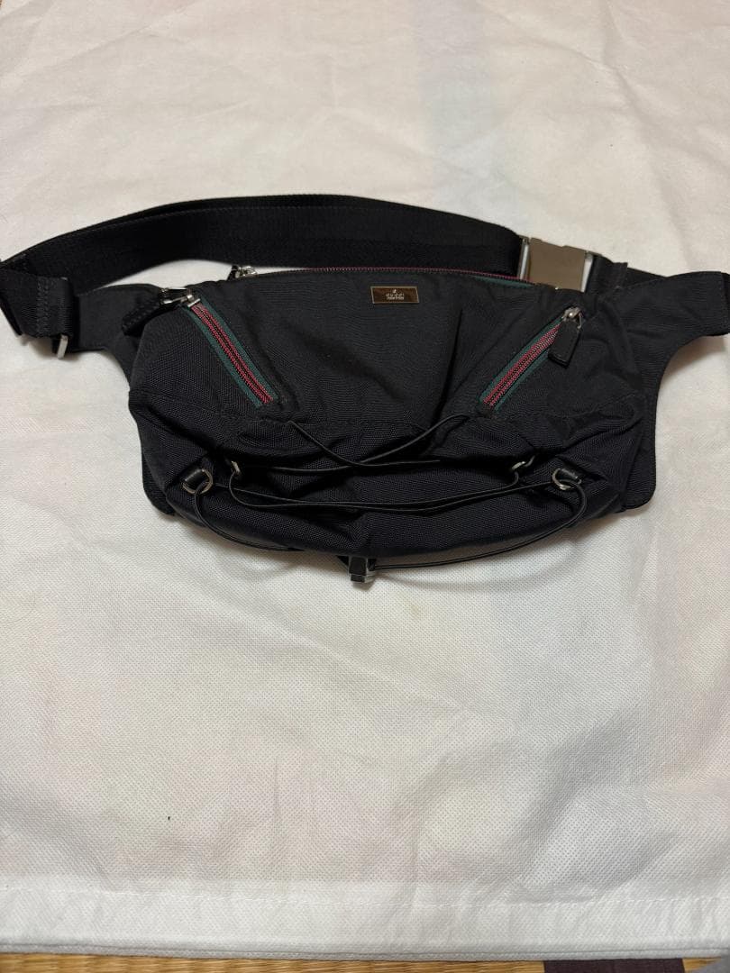 新品未使用　GUCCI ブラック ボディーバック／ウエストポーチ GUCCI（グッチ） GUCCI GG柄 ウエストバッグ ウエストポーチ ボディ