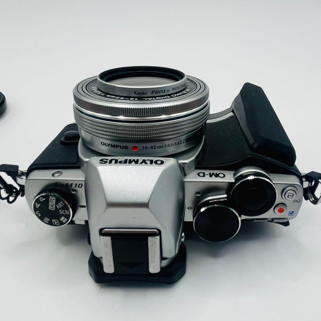 【美品動作確認済み】OLYMPUS OM-D E-M10