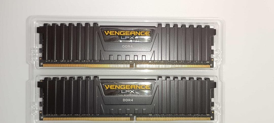 メモリー Corsair Vengeance LPX DDR4 32GB 3200MHz